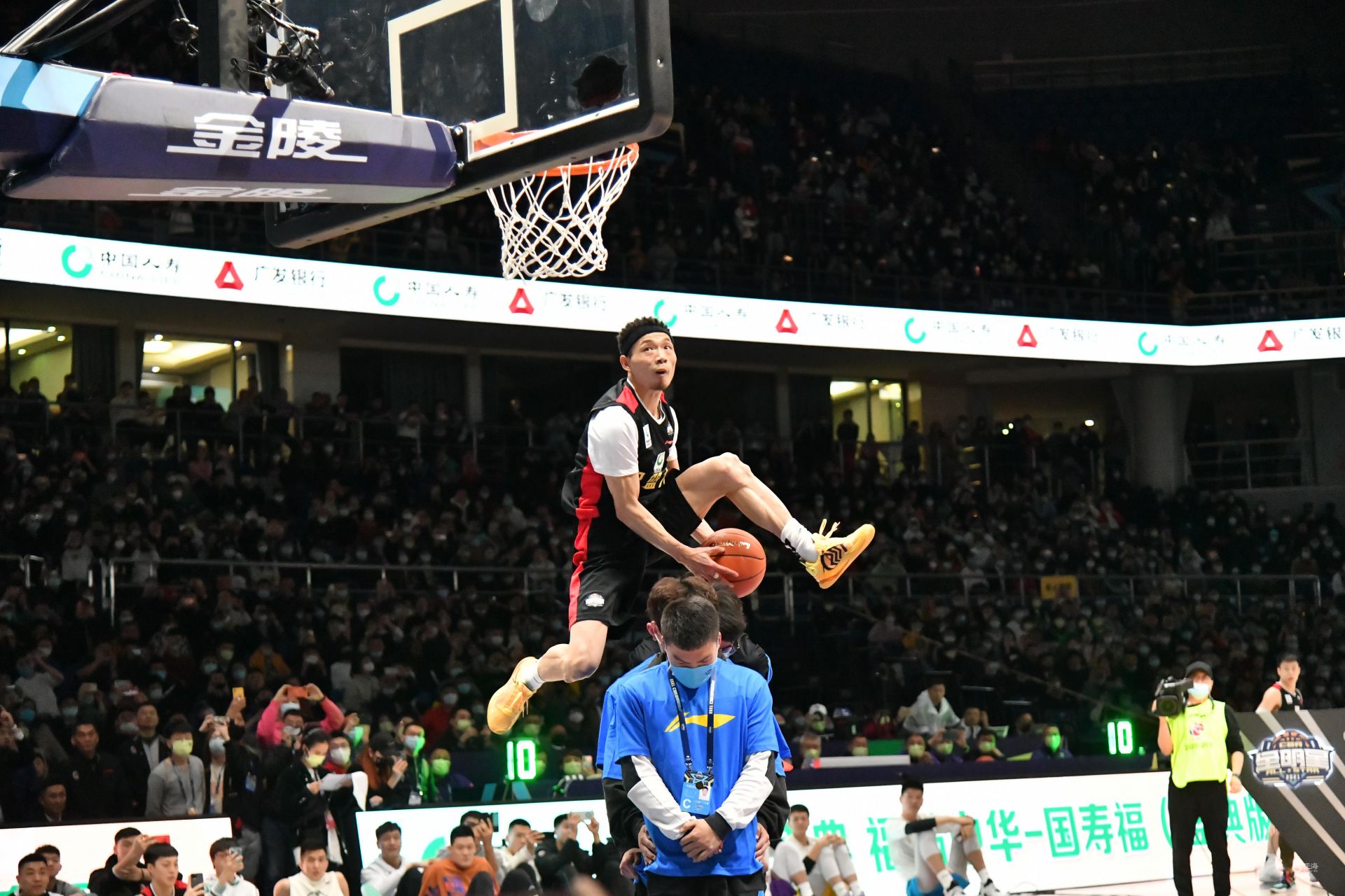 風格確實與 風格確實與