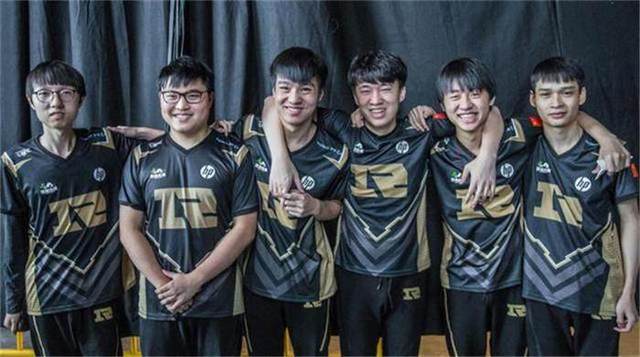 她凭借稳定 她凭借稳定