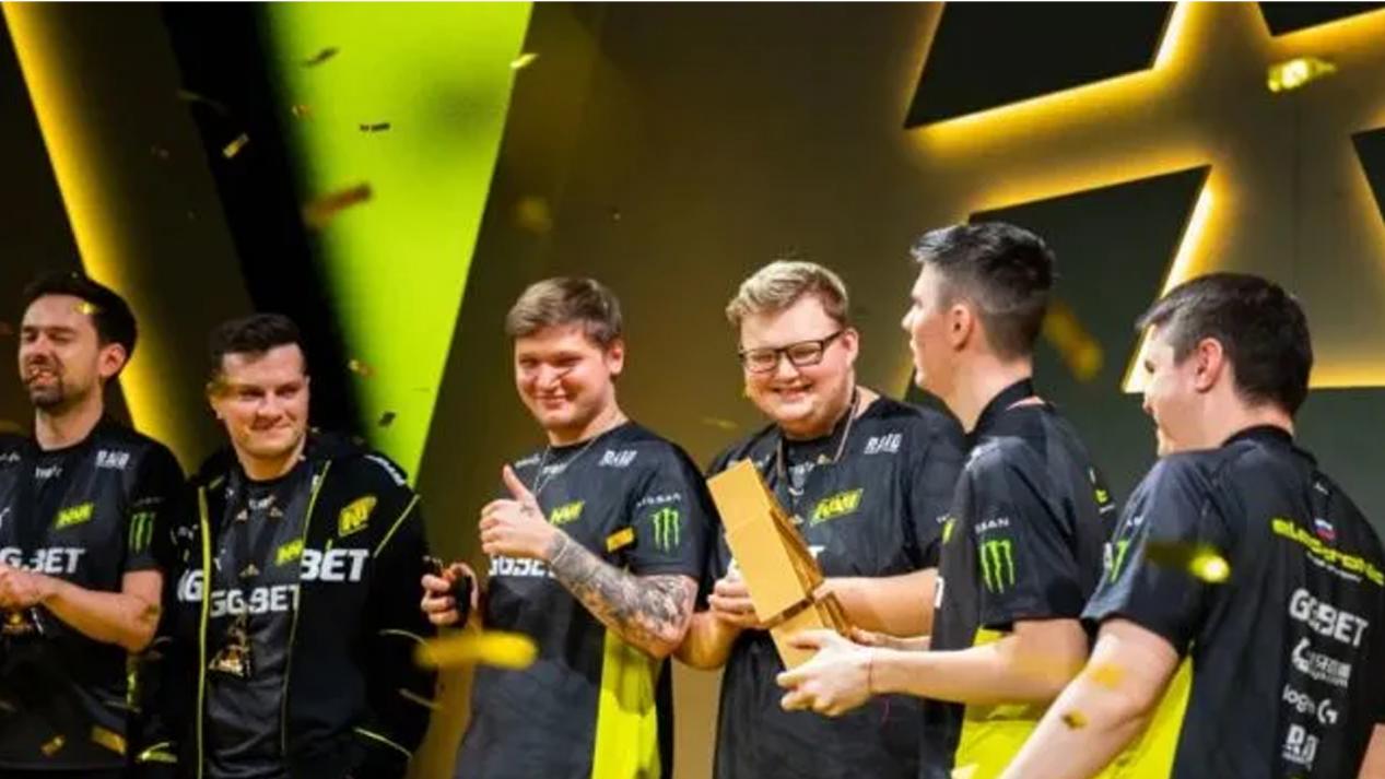 方面迈开了 方面迈开了