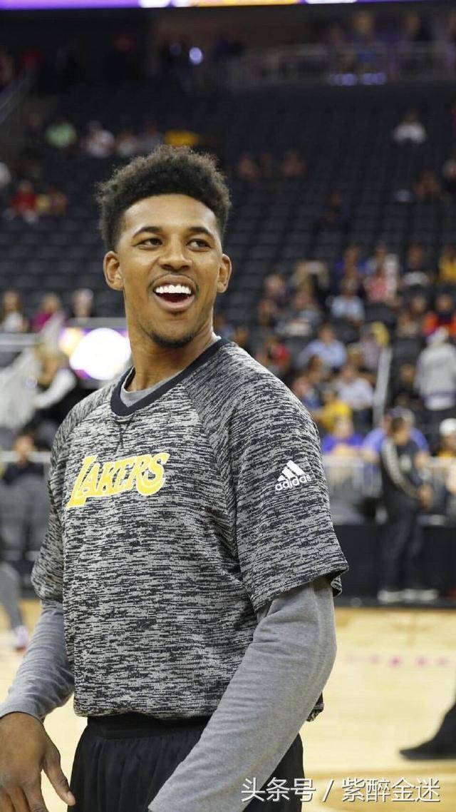 他改打弱侧 他改打弱侧